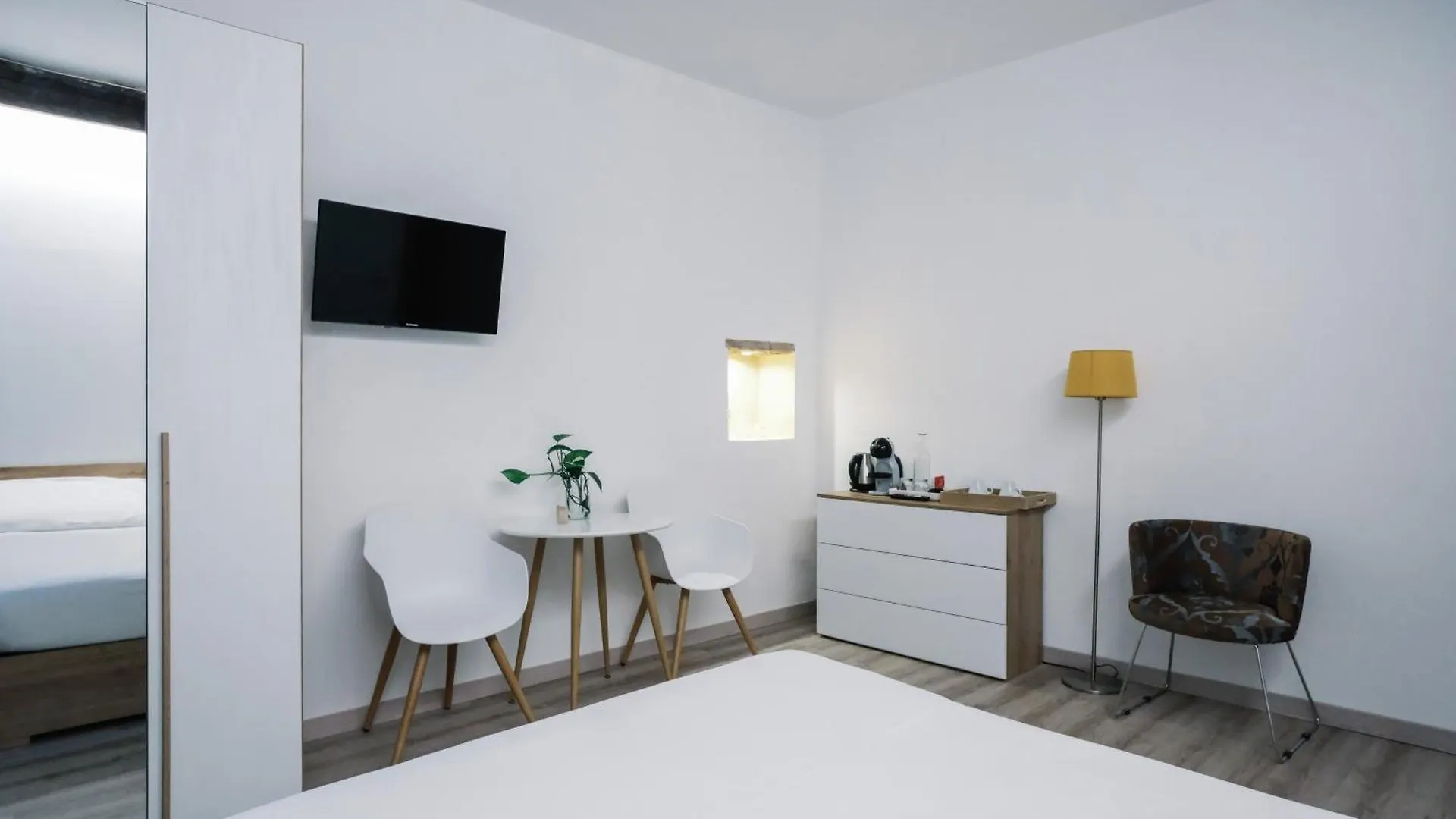 Flora Inn, Scotti'S House - Due Passi In Centro Bergamo 2*,  Italy