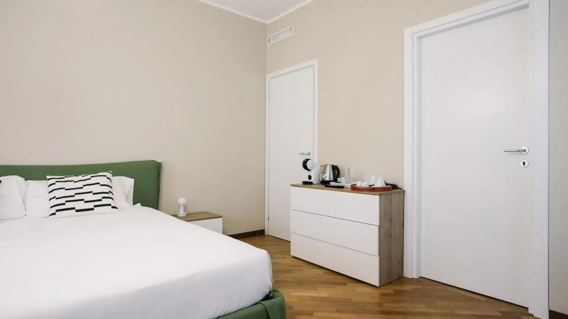 Flora Inn, Scotti'S House - Due Passi In Centro Bergamo Italy
